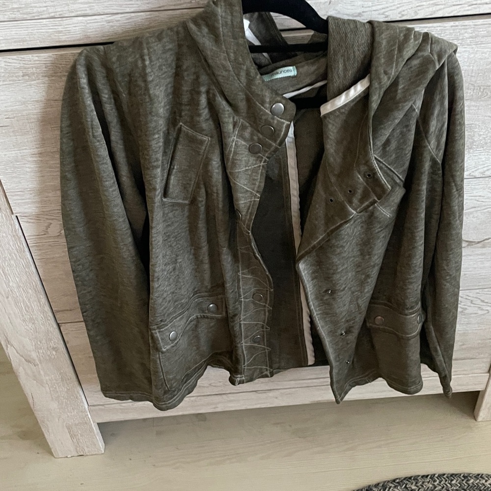 Sweatshirt